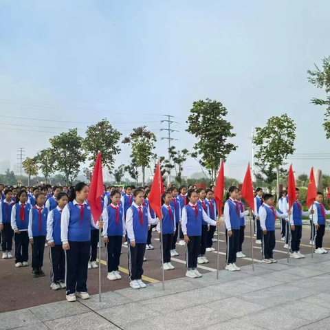 国庆时节 缅怀英烈——杨根思小学烈士纪念日主题教育活动
