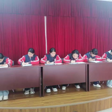 笔落英华 墨韵书声——记安平县二小分校区英语书法大赛