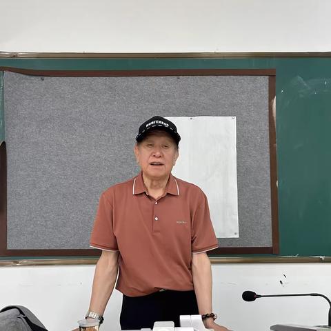 6月7日（周六）上午9:00，云和县老年书画研究会特邀本会指导老师、国家一级美术师夏子宽老师，在老年大学一楼教室带来专题课《国画创作——如何画花鸟》。