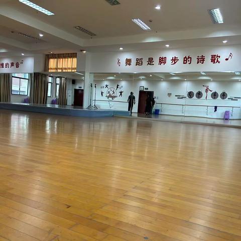 一支舞 一群人 一起最美的时光