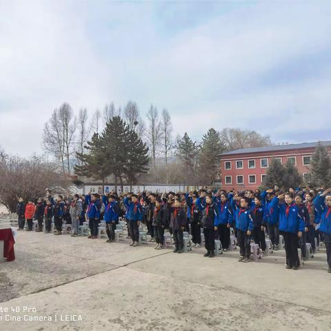 家校共育，静待花开—和政县陈家集学区孟家小学召开2024春季学期优秀假期作业学生表彰会。