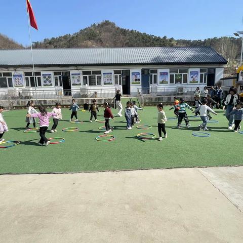 春风作伴好时光，帮扶送课促成长——青龙五幼帮扶送课官场中心幼儿园