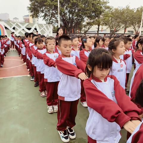 清明节文明祭扫——记2023级1班抗日烈士纪念碑祭扫活动