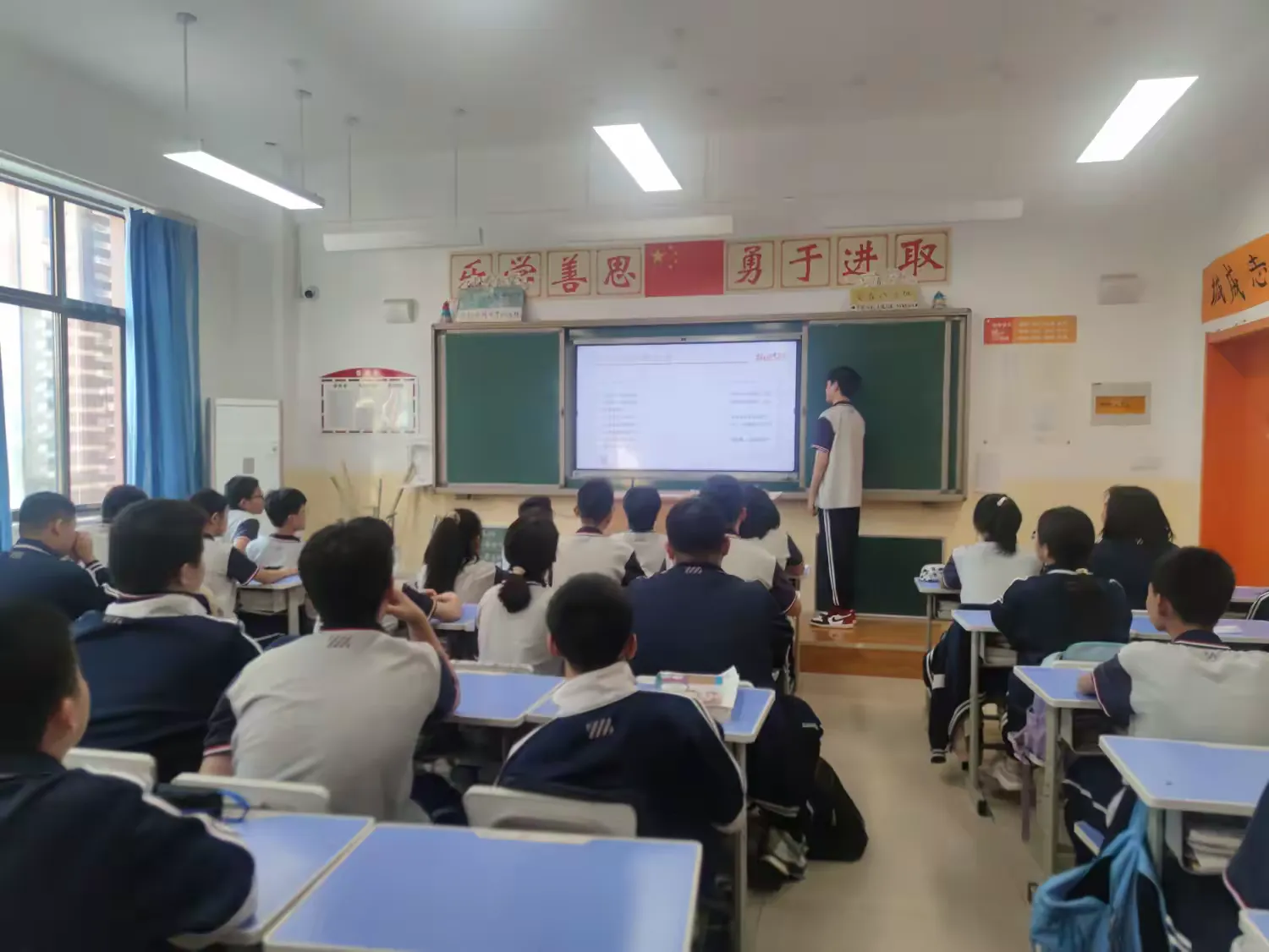 简篇-缅怀先烈 铭记历史
固安县第四中学开展中国烈士纪念日主题活动