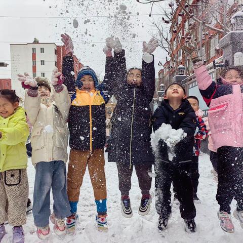 ❄️初雪•与你相遇——馨泰花园幼儿园玩雪记