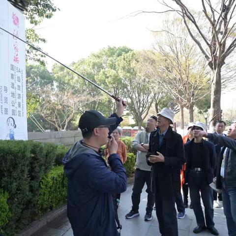 民革市直九支部联合八支部开展“观故居、走多党合作之路”主题活动