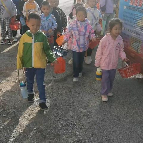 秋天的自然教育之旅——记百果奇林幼儿园果果一班秋天的第一次旅行