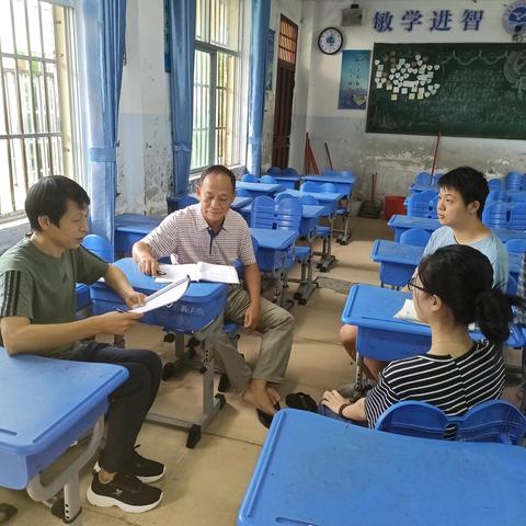 三尺讲台铸梦想，教书育人有担当|骨干教师对实习生课堂教学进行指导