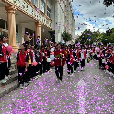 满怀豪情赴考场·春中学子展锋芒 ——春和中学2024年中考送考活动