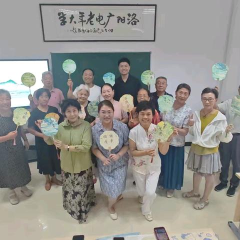 慧眼辨真伪，巧手绘匠心 ——广电中老年大学“营养健康沙龙&非遗漆扇体验”活动精彩回顾！