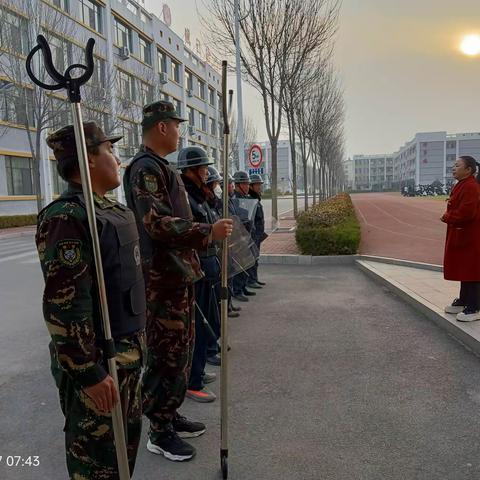 增强反恐防暴意识 筑牢校园安全防线│兰陵县第九中学开展反恐防暴演练