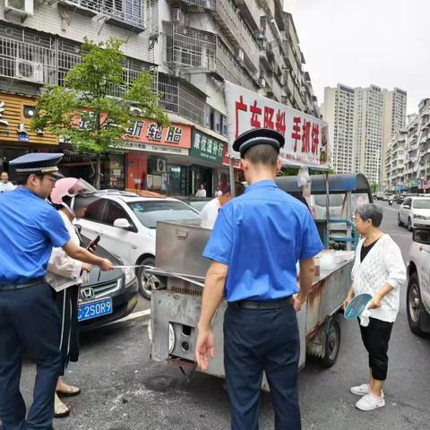 早间流动摊贩整治 提升市容环境品质