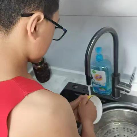 巳巳如意 灵蛇启航——温一凡寒假生活掠影。