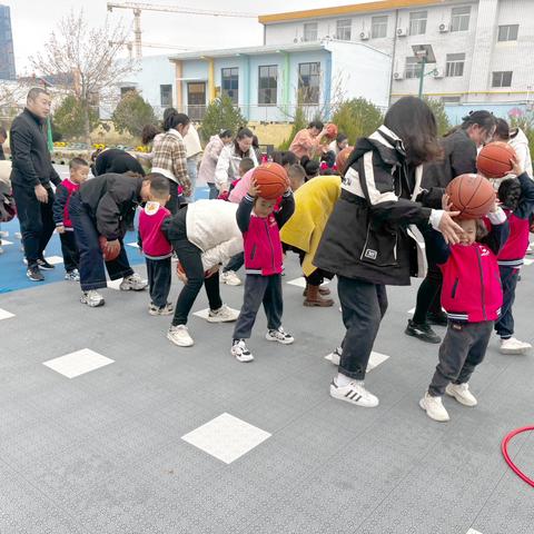 “运动悦童心 陪伴向未来”——榆林市妇联幼儿园秋季亲子运动会