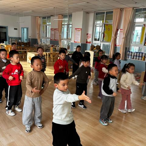 大五班“小活力”上线！ ‍蹦跳瞬间里的舞蹈小光芒 ‍