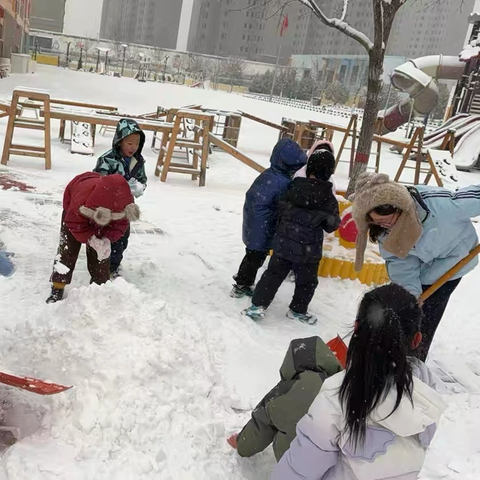 雪后乐翻天——榆林市妇联幼儿园大五班冬日玩雪记