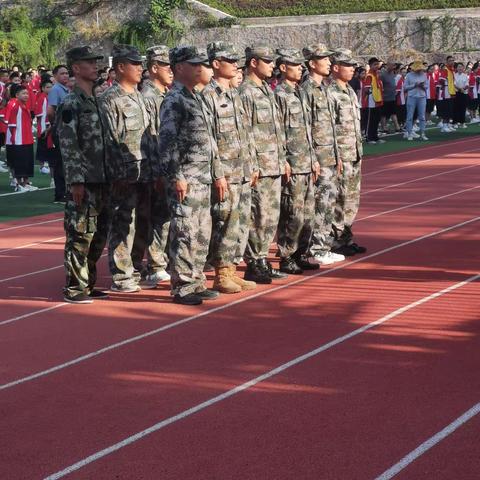 以军训之名，共赴青春之约