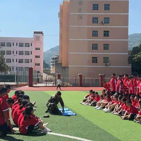 不负青春   不惧烈阳-湖师附中705班