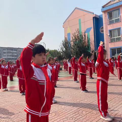 “队旗飘扬筑梦想，童心立志向未来”——蓟州区实验小学少先队员分批入队仪式