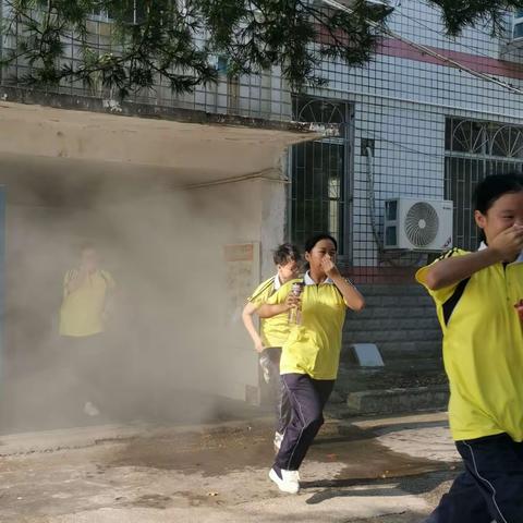 警钟长鸣，防患未“燃”｜长岭中学开展消防疏散演练