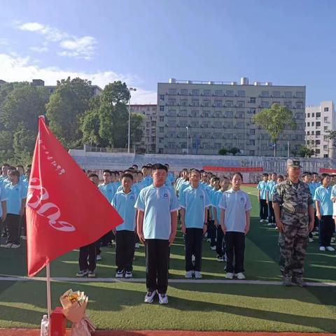 以军训之名，赴青春之约；军训军训，最闪亮的青春！