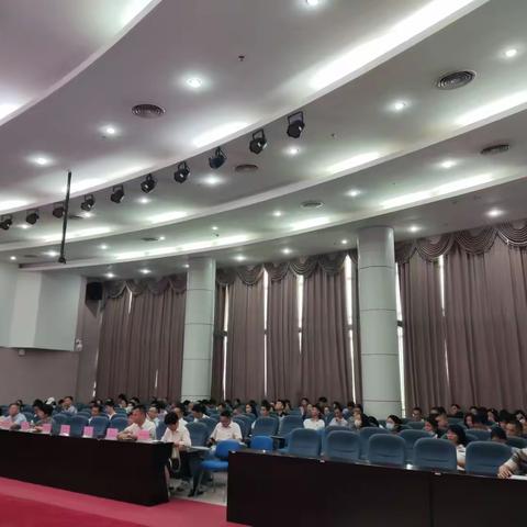 海口市卫健系统深入贯彻中央八项规定精神学习教育培训班