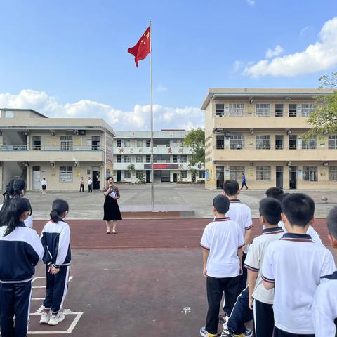 消防安全记心中——石坝三嘉村小学开展消防安全演练活动