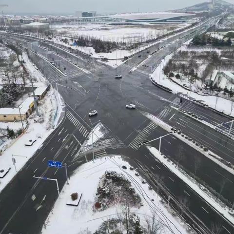 战冰斗雪，暖心护行，蓝谷除雪保通工作简报