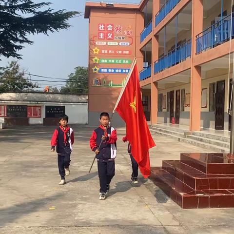 “学习二十大，争做好少年”——横水镇中心小学举行2023年新队员入队仪式