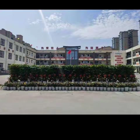 听课评课共交流     齐心协力促成长                     ——礼泉县实验小学数学教研活动