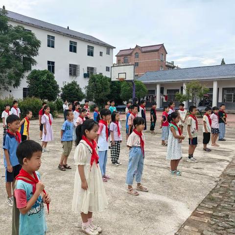 心系安全 警钟长鸣——漆工镇幼甜教学点消防安全演练活动