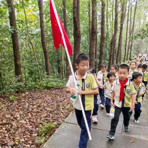 登高砺志 ，毅行乐学——壶山小学二年级秋游活动