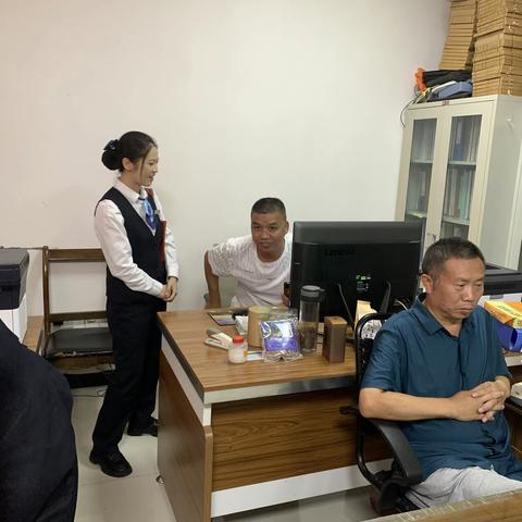 贵阳银行罗甸支行开展 “管理网格化、服务心贴心”宣传活动