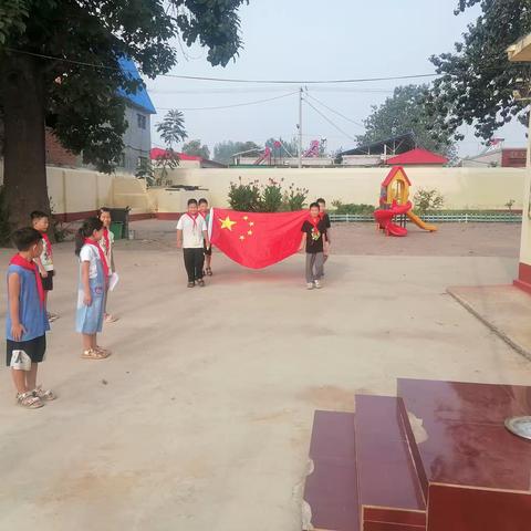 热爱祖国，奋发向上——东留营小学升旗仪式