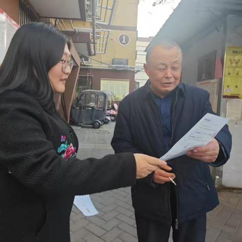 贴心助浴 温暖晚年—自强社区开展老年人助浴宣传活动
