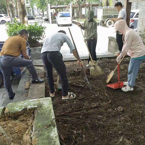 区卫健委到庄大村持续开展“清洁环境卫生 灭蚊防病”爱国卫生专项整治活动