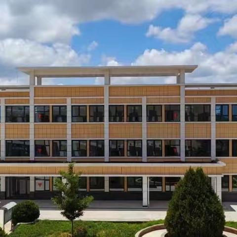 童心无“纸”境 精彩趣无“笔” ——星火中心小学开展一二年级无纸化测评活动