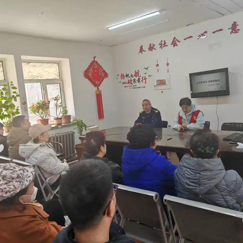 松园社区联合辖区18路车队开展“文明寄追思 实践树新风”宣传活动