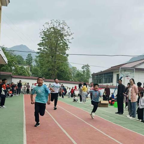 悦动春天    趣味无限——高峰镇张家小学春季趣味运动会