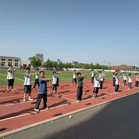 殷都区洪河屯第一中心小学武术社团