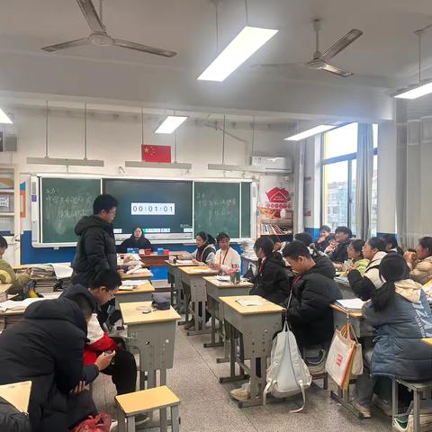 磨头初中八年级语文实践活动之一：“中学生能否拥有手机自由”辩论赛