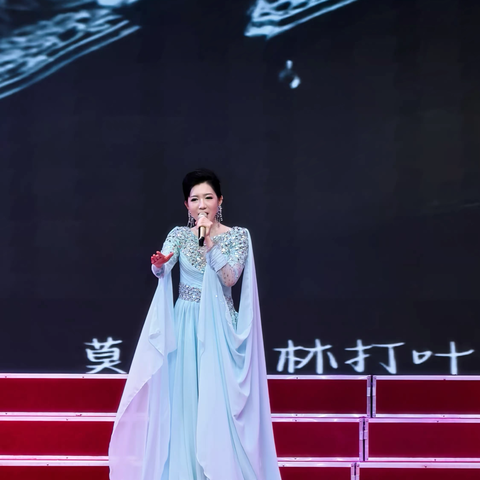 奋学乐教勤耕耘，桃李芬芳捷报传！