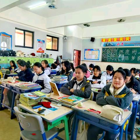 【双减】“巧手点钻，社团焕彩”——吉水外国语学校初中部贴钻画社团