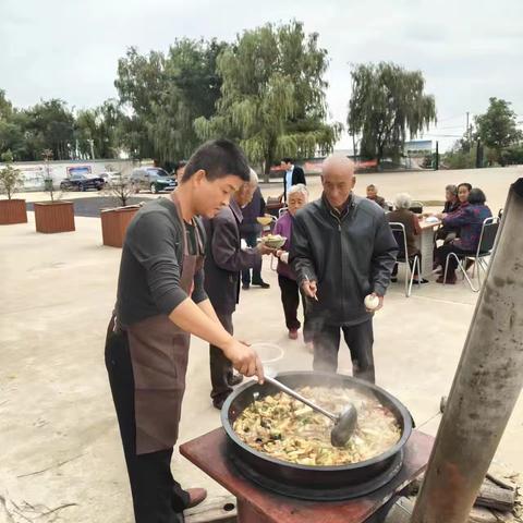 爱满重阳节  情暖长者心  —县残联开展“九九重阳  关爱老人”活动