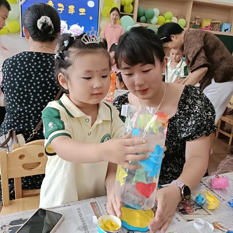 【萌娃闯“狼堡”，一起成果秀】——学府街幼儿园华夏天元分园小班学期末成果秀活动