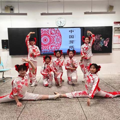 “凤凰中队”六年级班级文化展示