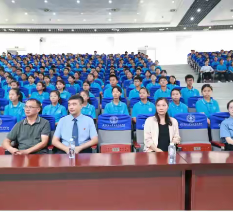 北京师范大学万宁实验学校法治、安全教育