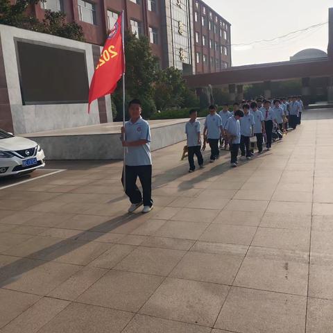 以热血之名，展少年意气——东营市胜利六中2023级9班军训（3）