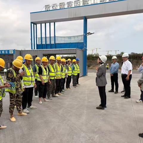 跑好开年“第一棒” 建设加速启新程——海垦建工集团深入重点项目开展督导慰问