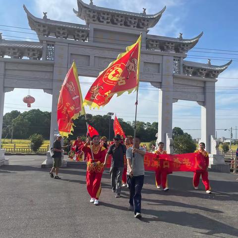 九九重阳节，浓浓敬老情。